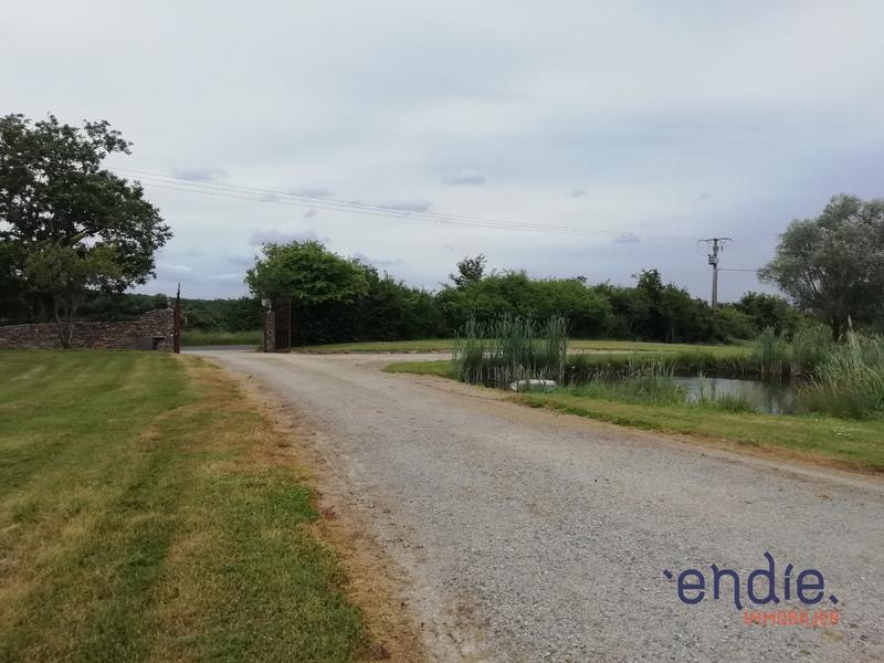 Corps de ferme - 240 m² - 9 pièces