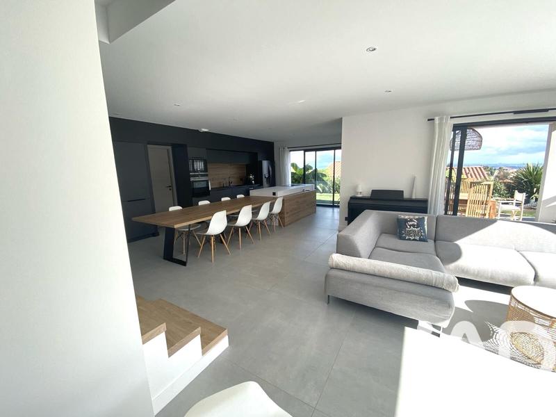 Maison - 165 m² - 7 pièces