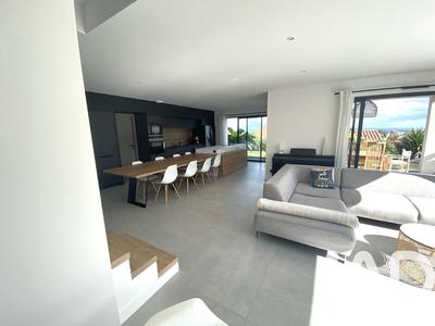 Maison - 165 m² - 7 pièces