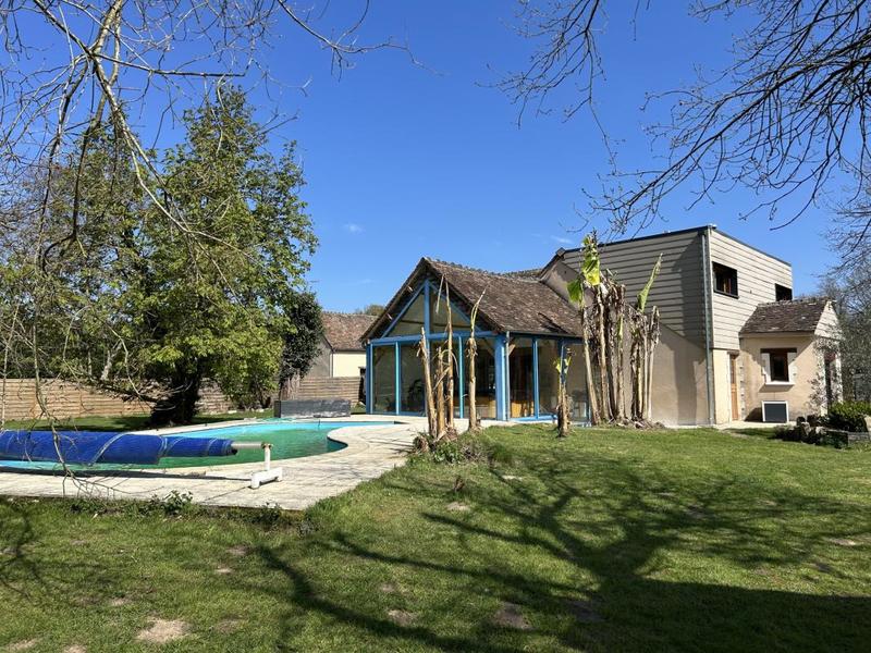 Propriété - 263 m² - 11 pièces
