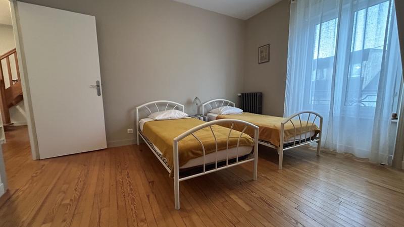 Maison - 205 m² - 7 pièces