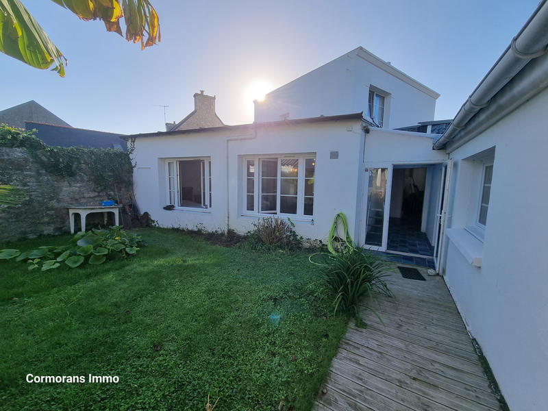 Maison - 240 m² - 11 pièces