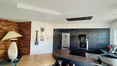 Maison - 104 m² - 5 pièces