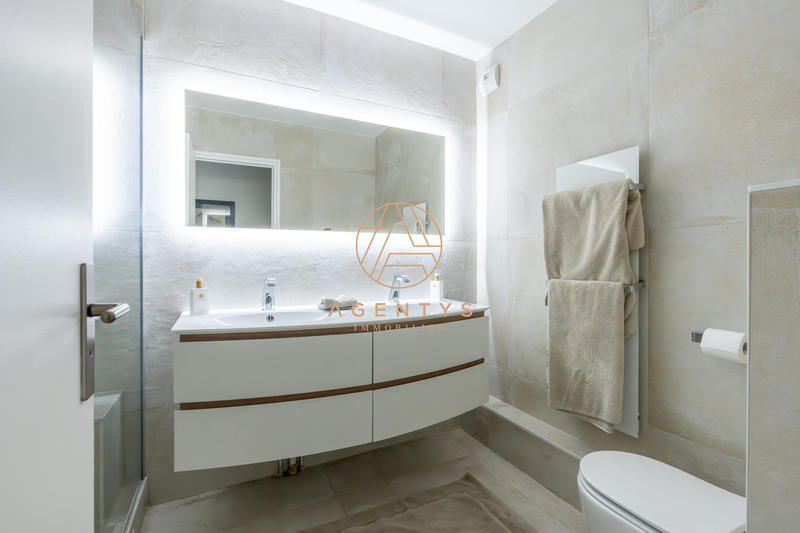 Appartement - 122 m² - 5 pièces