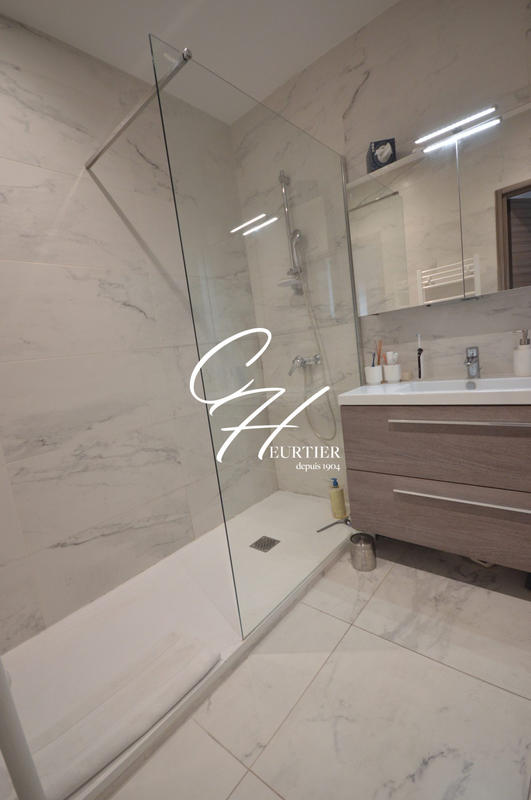 Appartement - 105 m² - 4 pièces