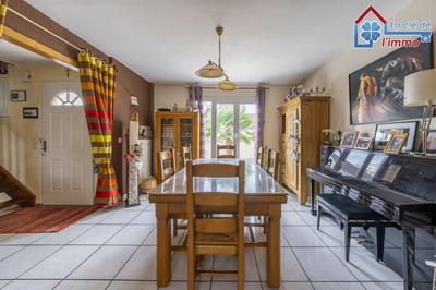 Maison traditionnelle - 120 m² - 7 pièces