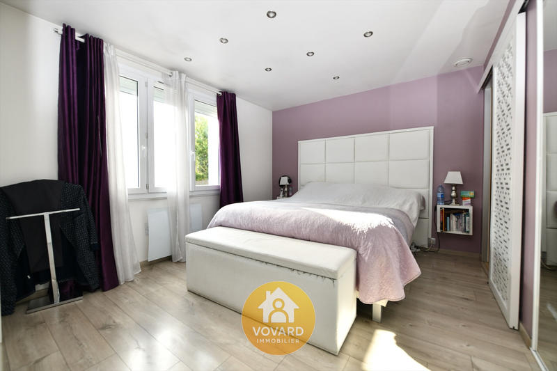 Maison - 204 m² - 8 pièces