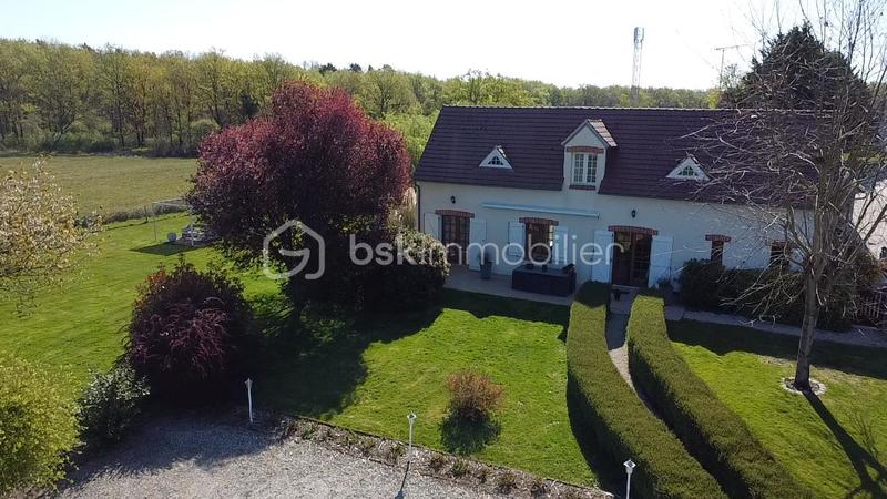 Maison - 237 m² - 7 pièces