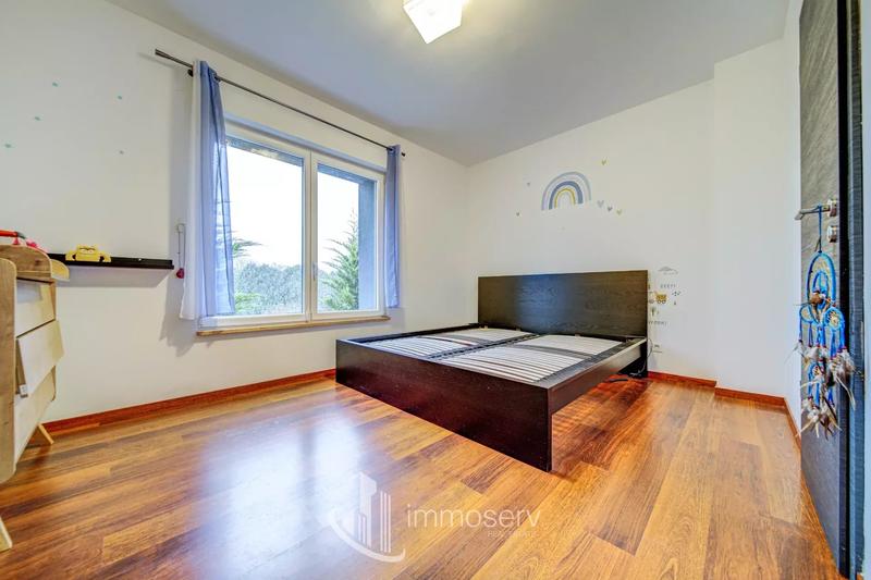 Maison - 240 m² - 7 pièces