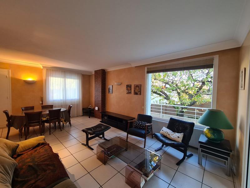 Villa - 196 m² - 8 pièces