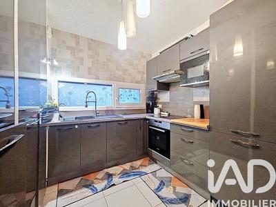 Maison - 90 m² - 6 pièces