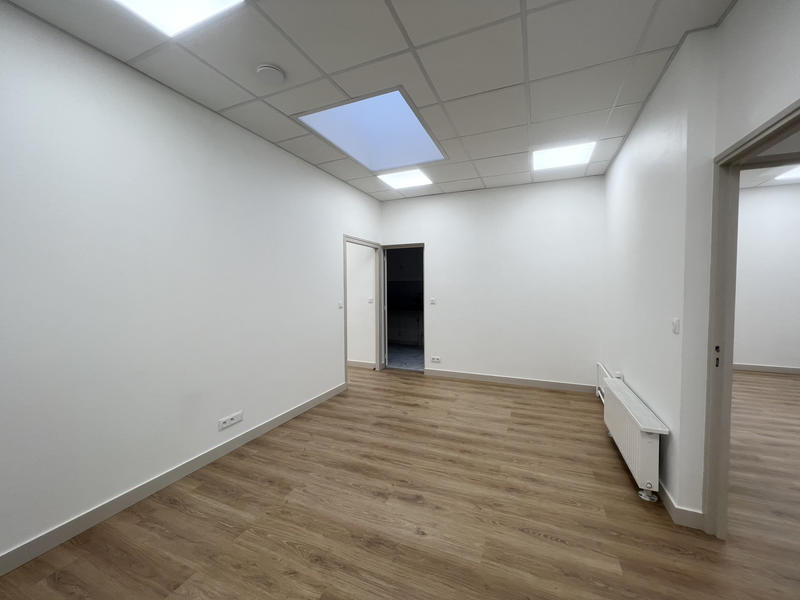 Local commercial - 90 m² - 4 pièces