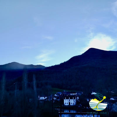 Maison traditionnelle - 232 m² - 10 pièces