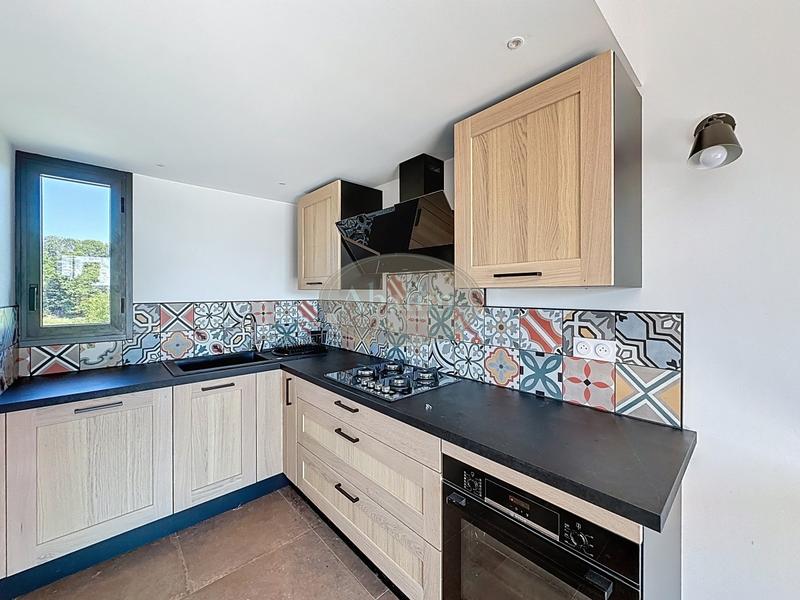 Maison - 220 m² - 5 pièces