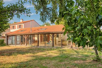 Maison - 254 m² - 12 pièces