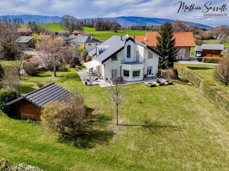 Maison contemporaine - 206 m² - 6 pièces