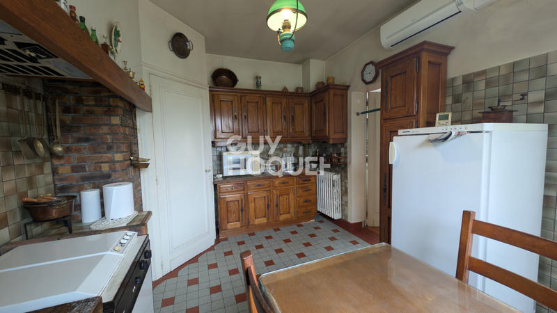 Maison - 231 m² - 8 pièces