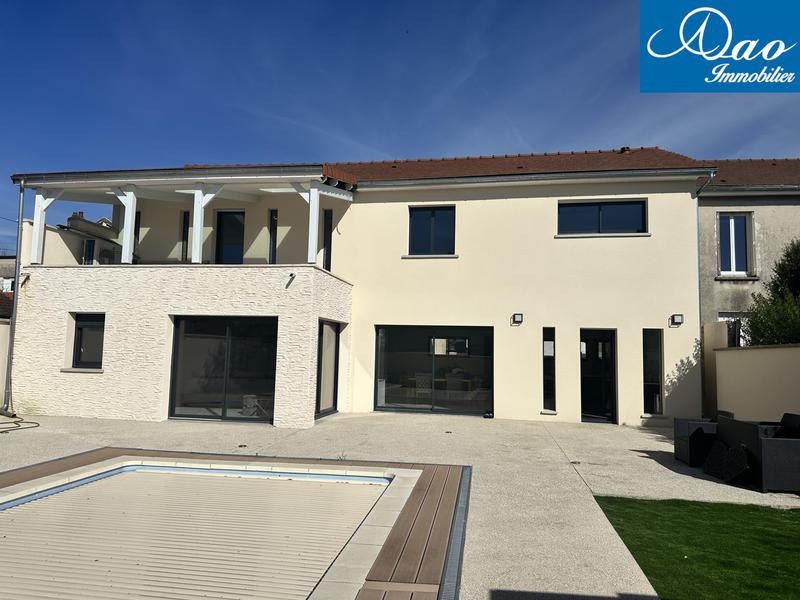 Maison - 290 m² - 6 pièces