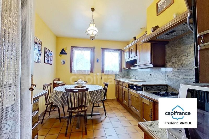 Maison - 202 m² - 8 pièces