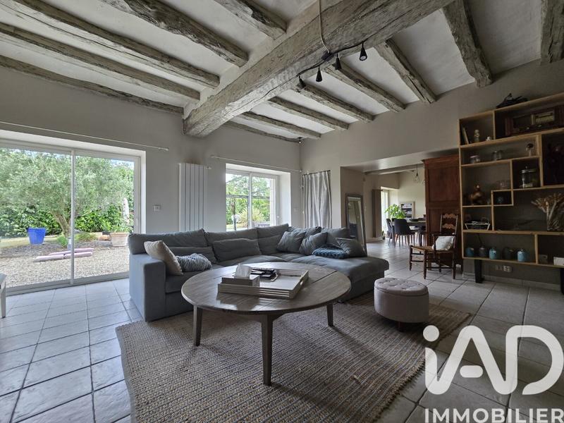 Maison - 208 m² - 9 pièces