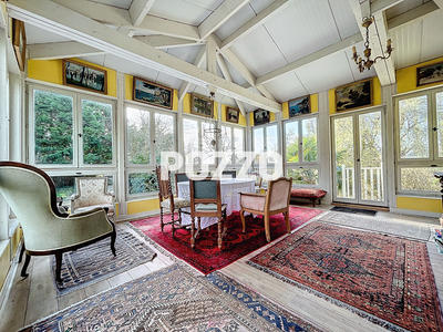 Maison - 439 m² - 16 pièces