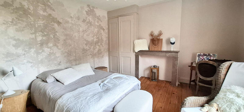 Maison - 285 m² - 9 pièces