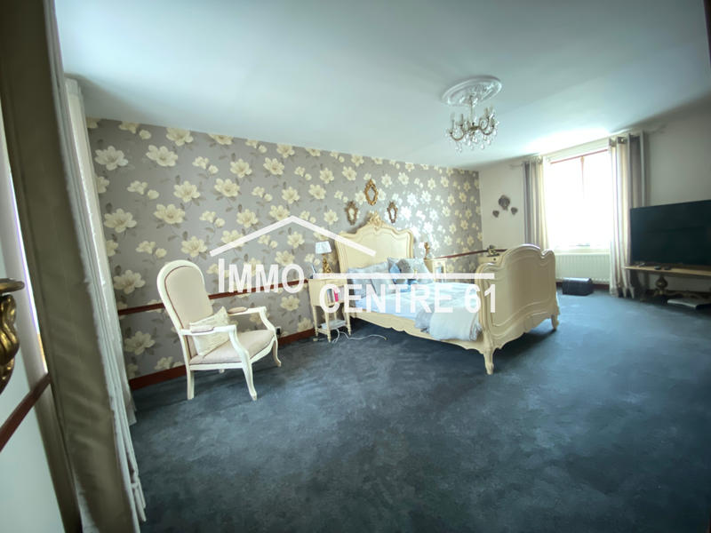 Maison - 180 m² - 6 pièces