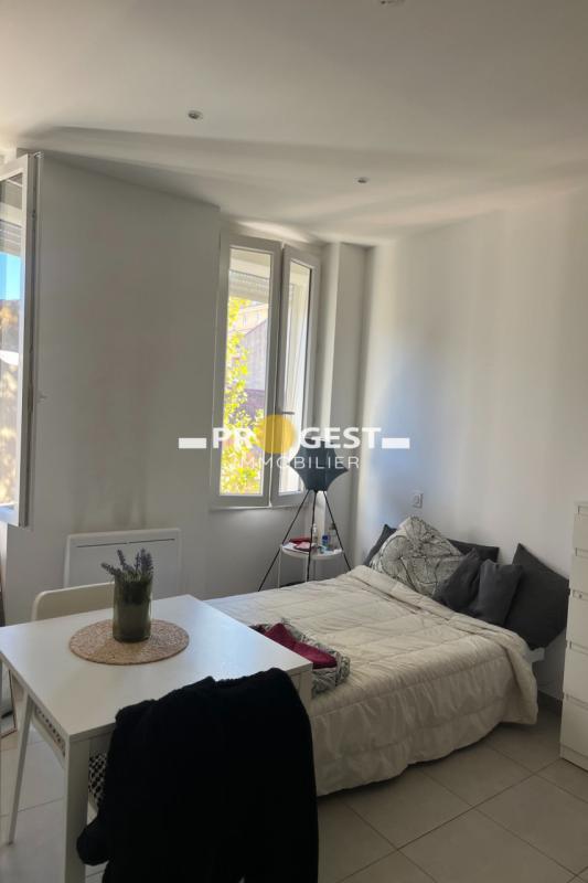 Studio - 25 m² - 1 pièce