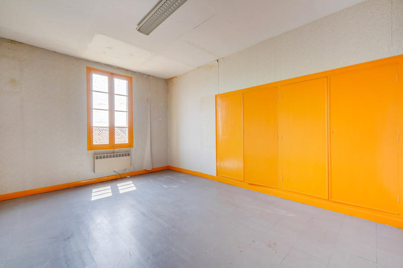 Maison - 260 m² - 11 pièces