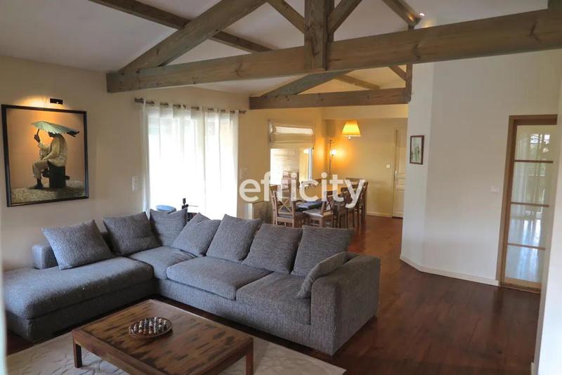 Villa - 180 m² - 6 pièces