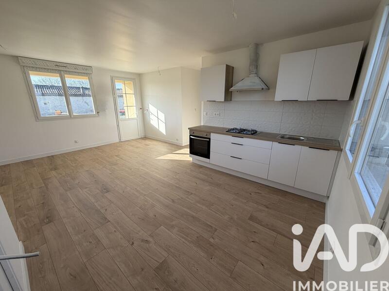 Maison - 222 m² - 10 pièces