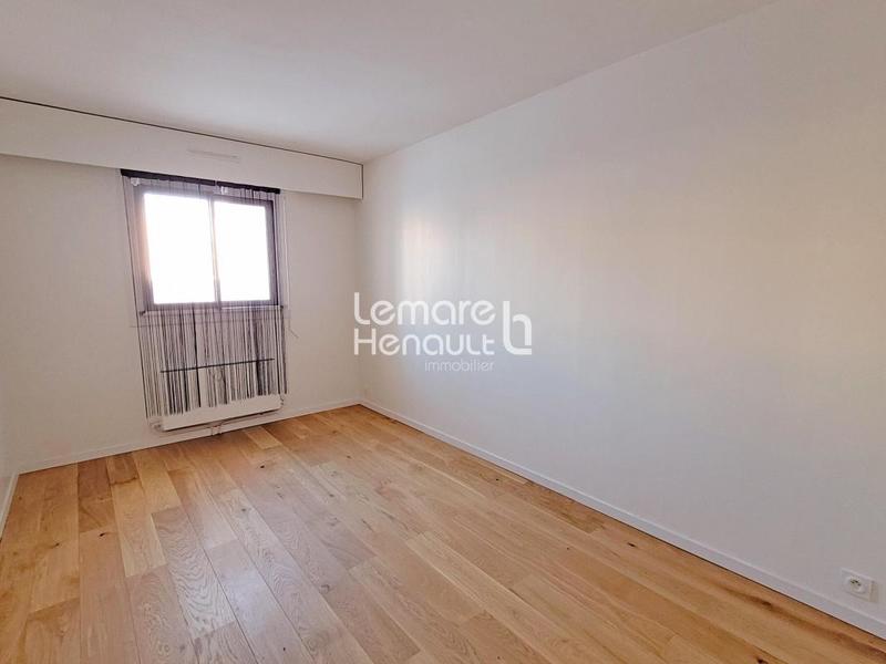 Appartement - 90 m² - 4 pièces