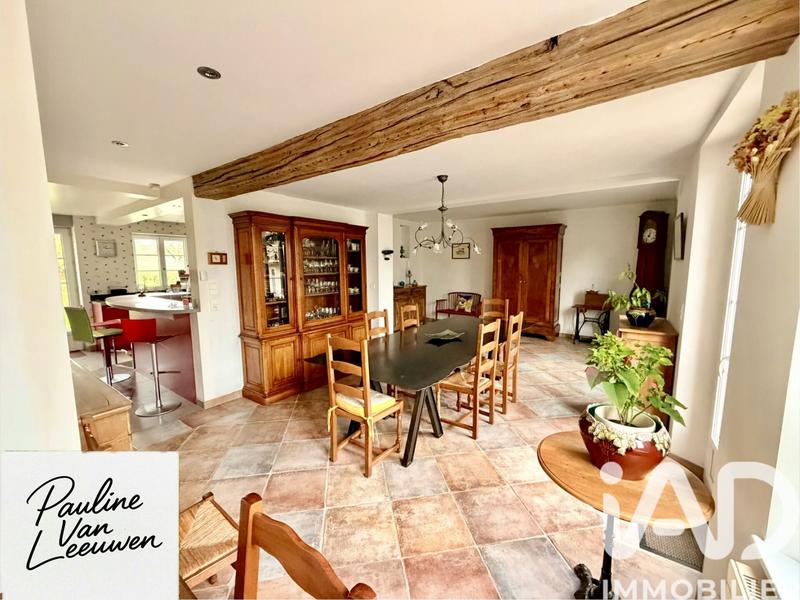 Maison - 235 m² - 8 pièces