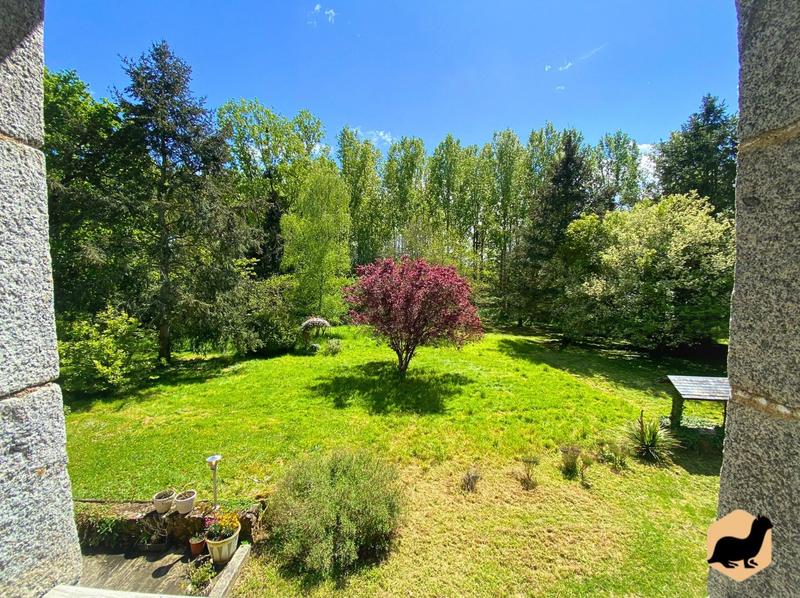 Maison - 300 m² - 8 pièces