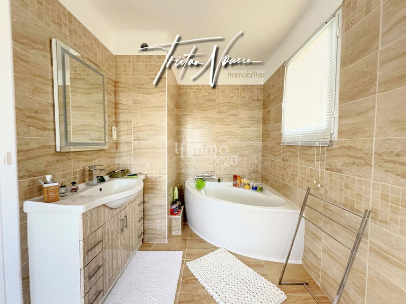 Maison - 185 m² - 6 pièces