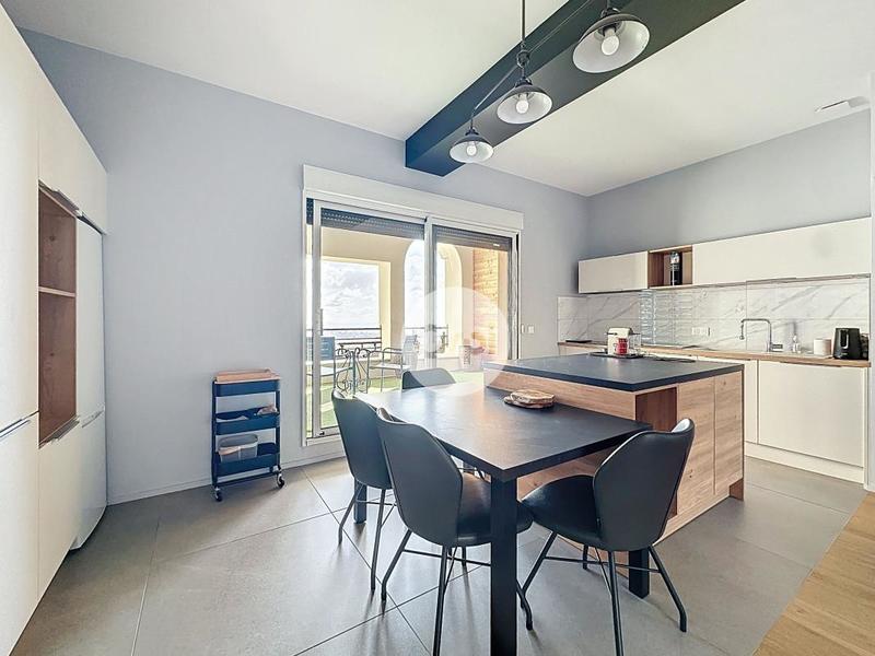 Appartement - 105 m² - 4 pièces