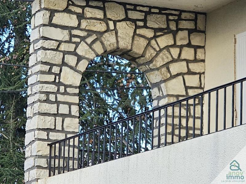 Maison - 422 m² - 12 pièces