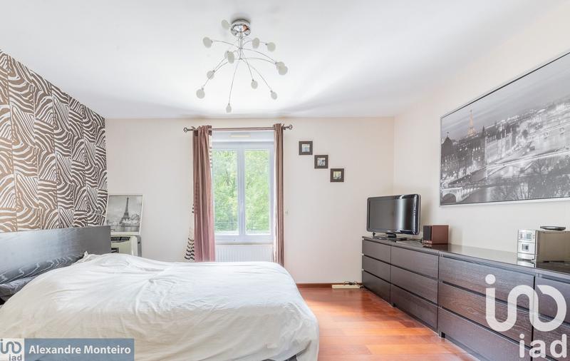 Maison - 180 m² - 8 pièces