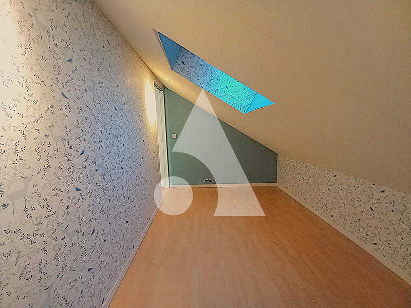 Maison - 75 m² - 5 pièces