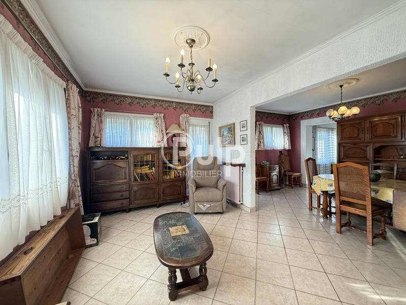 Maison - 95 m² - 5 pièces