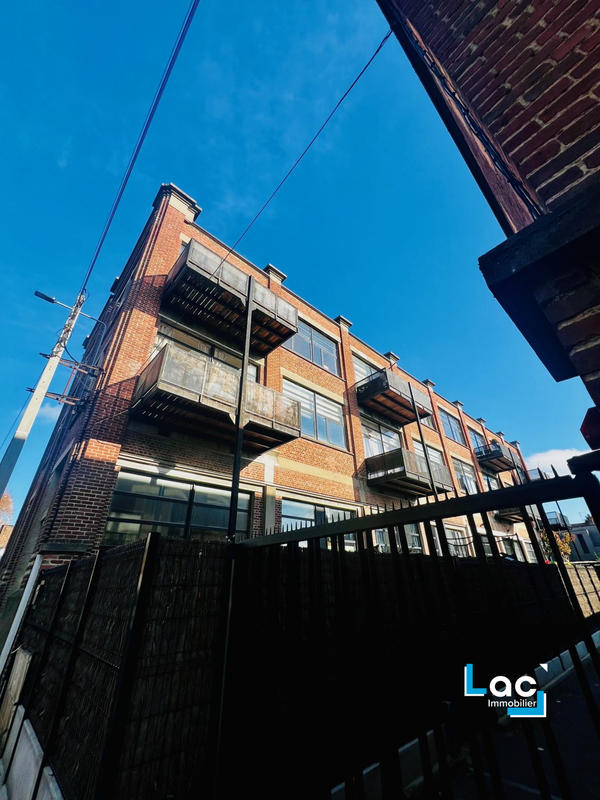 Loft - 136 m² - 5 pièces