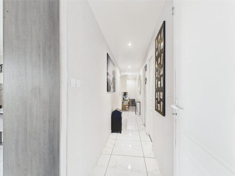 Maison - 180 m² - 9 pièces