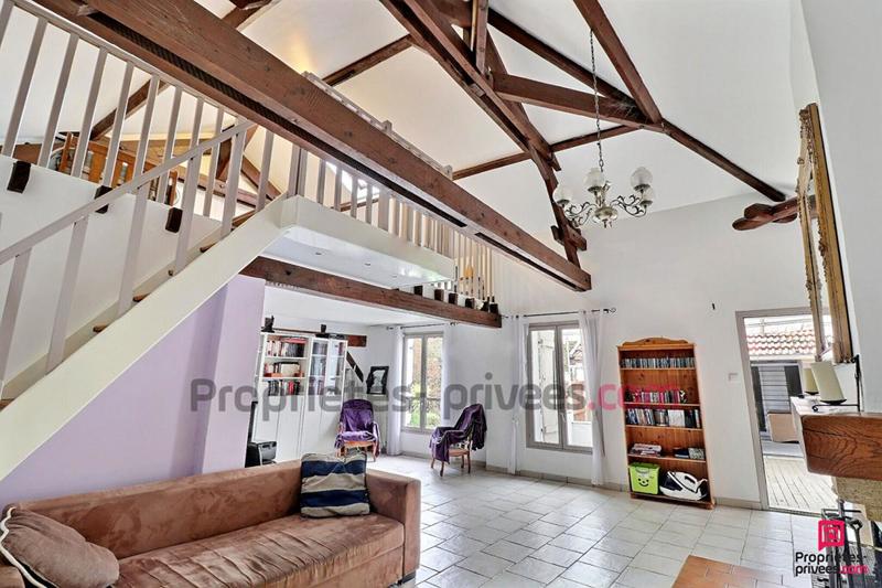 Maison - 250 m² - 8 pièces
