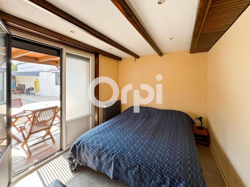 Maison - 226 m² - 9 pièces