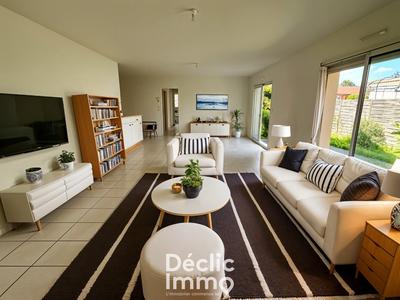 Maison - 90 m² - 5 pièces