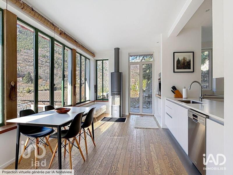 Maison - 167 m² - 6 pièces