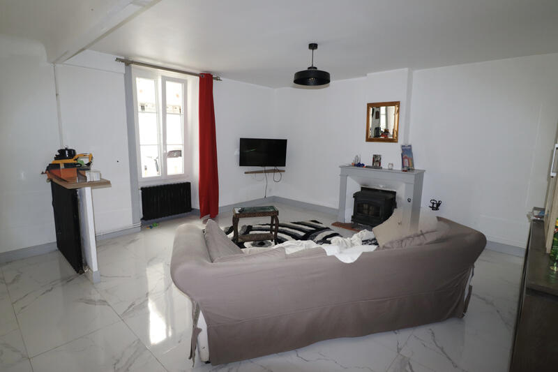Maison - 247 m² - 7 pièces