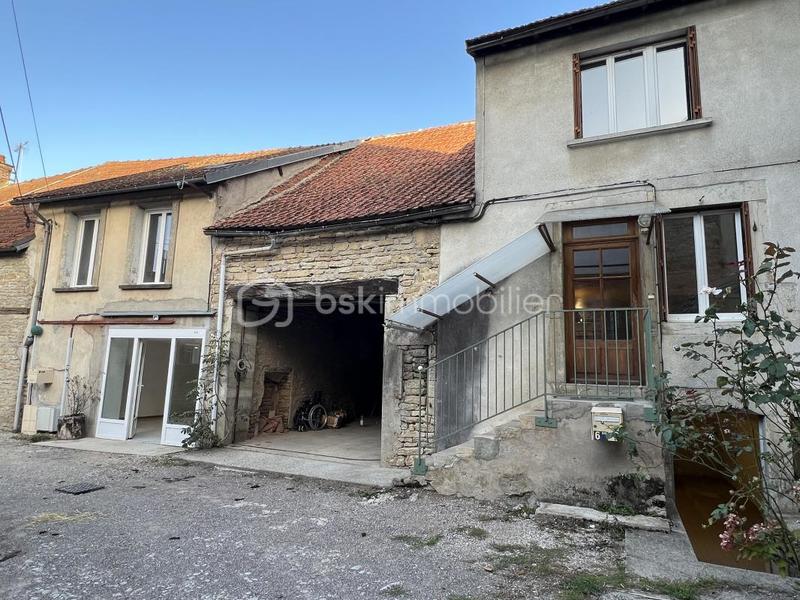 Maison - 240 m² - 10 pièces