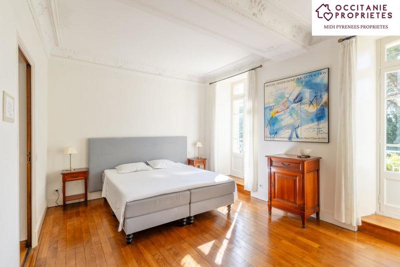 Maison de maîtres - 540 m² - 13 pièces