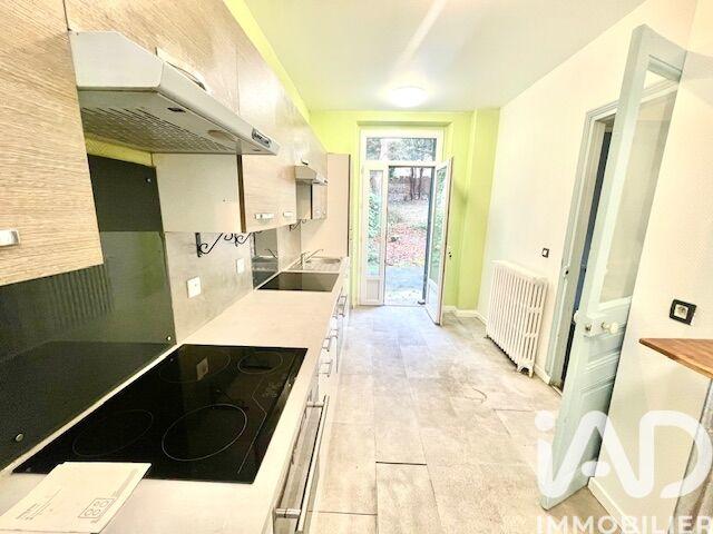 Maison - 288 m² - 12 pièces